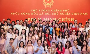Thủ tướng gặp gỡ cộng đồng người Việt Nam tại Trung Quốc