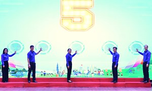 Phó Chủ tịch – Tổng Thư ký Nguyễn Thị Thu Hà dự Lễ ra quân đội hình thanh niên tình nguyện hỗ trợ vận hành chính quyền địa phương 2 cấp