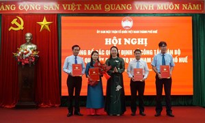 Ủy ban MTTQ Việt Nam thành phố Huế tổ chức Lễ công bố các quyết định về công tác cán bộ 