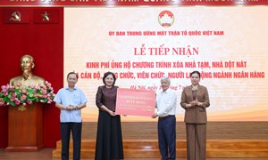 Ngành ngân hàng ủng hộ số tiền 82 tỷ đồng hỗ trợ chương trình xóa nhà tạm, nhà dột nát trên phạm vi cả nước