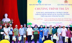 Phó Chủ tịch UBTƯ MTTQ Việt Nam, Chủ tịch Hội LHPN Việt Nam Nguyễn Thị Tuyến tri ân Mẹ Việt Nam anh hùng, gia đình chính sách tại Hưng Yên