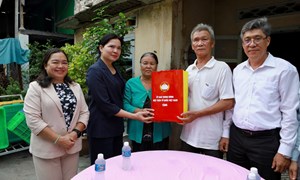 Phó Chủ tịch Hà Thị Nga thăm, tặng quà Mẹ Việt Nam Anh hùng và người có công tại Lâm Đồng