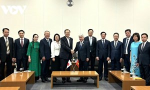 Chủ tịch Ủy ban Trung ương MTTQ Việt Nam Đỗ Văn Chiến gặp lãnh đạo liên minh cầm quyền Nhật Bản
