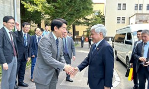 Chủ tịch Ủy ban Trung ương MTTQ Việt Nam Đỗ Văn Chiến thăm Đại học Khoa học Tokyo và giao lưu với sinh viên Việt Nam