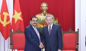 Tổng Bí thư Tô Lâm tiếp Chủ tịch Tập đoàn Adani của Ấn Độ