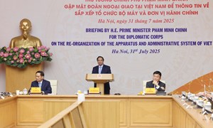 Thủ tướng gặp mặt Đoàn Ngoại giao tại Hà Nội thông tin về sắp xếp tổ chức bộ máy