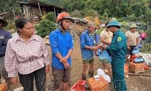 Ủy ban MTTQ Việt Nam tỉnh Điện Biên tiếp nhận 1,2 tỷ đồng ủng hộ đồng bào thiên tai