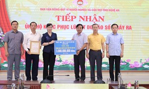 Đoàn công tác tỉnh Bắc Ninh trao hỗ trợ tỉnh Nghệ An 3 tỷ đồng khắc phục hậu quả mưa lũ