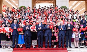 Hội nghị tổng kết chương trình và phong trào thi đua xóa nhà tạm, nhà dột nát