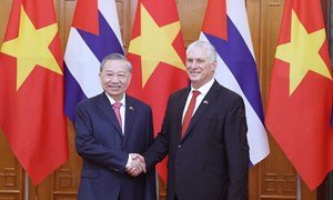 Tiếp tục phát triển mối quan hệ hữu nghị truyền thống đặc biệt Việt Nam-Cuba 