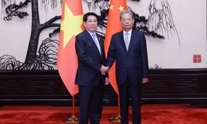 Chủ tịch nước Lương Cường hội kiến Ủy viên trưởng Nhân đại toàn quốc Trung Quốc 