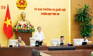 Khai mạc Phiên họp thứ 49 của Ủy ban Thường vụ Quốc hội: Xem xét thấu đáo, quyết định đúng đắn, khả thi, đáp ứng yêu cầu phát triển đất nước