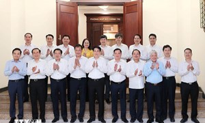 Bộ Chính trị cho ý kiến về công tác chuẩn bị Đại hội Đảng bộ Cà Mau và Hưng Yên