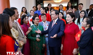 Chủ tịch Quốc hội Trần Thanh Mẫn thăm Đại sứ quán, gặp gỡ cộng đồng người Việt Nam tại Malaysia