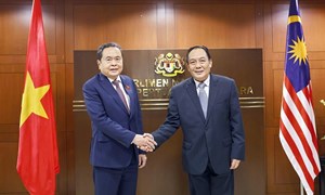 Chủ tịch Quốc hội Trần Thanh Mẫn hội đàm với Chủ tịch Thượng viện Malaysia