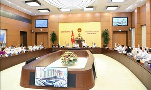 Thông qua Nghị quyết ban hành Quy chế tổ chức và hoạt động của Đoàn Hội thẩm