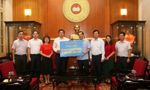 Bộ Tài chính ủng hộ số tiền 3,9 tỷ đồng gửi tới đồng bào các tỉnh, thành phố khắc phục hậu quả cơn bão số 10 gây ra