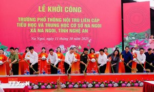 Tổng Bí thư Tô Lâm dự lễ khởi công trường nội trú liên cấp Na Ngoi, tỉnh Nghệ An