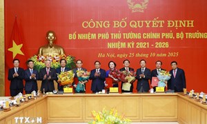Thủ tướng Phạm Minh Chính trao Quyết định của Chủ tịch nước bổ nhiệm 2 Phó Thủ tướng Chính phủ và 3 Bộ trưởng