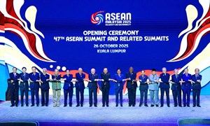 Thủ tướng dự khai mạc Hội nghị cấp cao ASEAN với 'dấu mốc lịch sử'