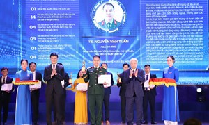 Chủ tịch Đỗ Văn Chiến: Phải đưa chính sách vào thực tiễn cuộc sống, không được để chính sách tồn tại trên giấy