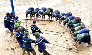 Thủ tướng chỉ đạo tập trung khắc phục nhanh hậu quả mưa lũ tại khu vực Trung Bộ