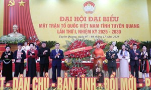 Mỗi cán bộ Mặt trận tỉnh Tuyên Quang phải thực sự sâu sát cơ sở, thường xuyên lắng nghe, thấu hiểu tâm tư nguyện vọng của Nhân dân