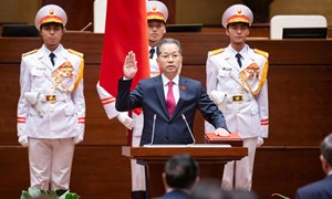 Chánh án Tòa án Nhân dân tối cao Nguyễn Văn Quảng tuyên thệ nhậm chức