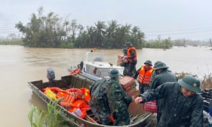 Chính phủ hỗ trợ khẩn cấp 700 tỷ đồng cho 4 tỉnh khắc phục thiệt hại do mưa lũ