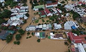 Thủ tướng yêu cầu khẩn trương thống kê, rà soát, tổng hợp báo cáo thiệt hại về nhà ở của Nhân dân do mưa lũ tại khu vực Nam Trung Bộ
