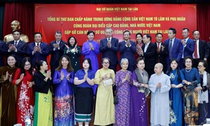 Tổng Bí thư Tô Lâm gặp gỡ cán bộ Đại sứ quán và cộng đồng người Việt Nam tại Lào