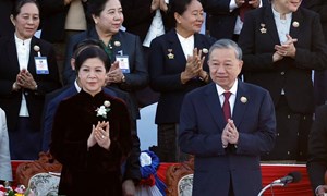 Kỷ niệm trọng thể 50 năm Quốc khánh nước Cộng hòa Dân chủ Nhân dân Lào