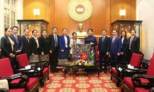 Phó Chủ tịch Hà Thị Nga tiếp Đoàn đại biểu Ủy ban Trung ương Mặt trận Lào xây dựng đất nước