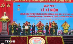 Chủ tịch nước: Xây dựng Lực lượng vũ trang Quân khu 7 chính quy, tinh nhuệ, hiện đại 