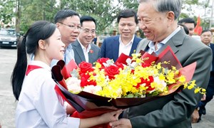 Tổng Bí thư tiếp xúc cử tri tỉnh Hưng Yên sau Kỳ họp thứ 10 Quốc hội khóa XV 