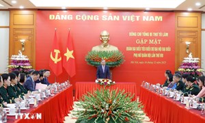 Tổng Bí thư gặp mặt đoàn đại biểu tiêu biểu dự Đại hội đại biểu phụ nữ Quân đội lần thứ VIII