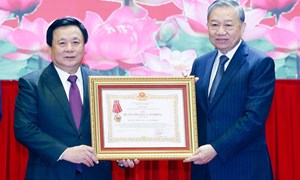 Tổng Bí thư: Đổi mới công tác đào tạo cán bộ theo hướng thiết thực, hiệu quả 