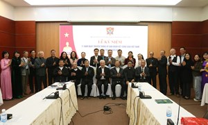 Tiếp tục phát huy vai trò của các linh mục, tu sĩ và người tiêu biểu trong đồng bào Công giáo