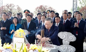 Tổng Bí thư Tô Lâm dâng hương tưởng niệm các Tổng Bí thư Trần Phú và Hà Huy Tập 