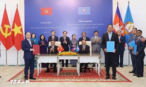 Việt Nam - Campuchia tiếp tục củng cố vững chắc tin cậy chính trị