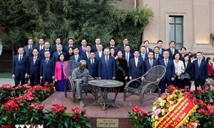 Tổng Bí thư, Chủ tịch nước Tô Lâm gặp gỡ cộng đồng người Việt Nam tại Trung Quốc