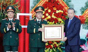 Tổng Bí thư, Chủ tịch nước Tô Lâm: Quân khu 5 phải phát huy vai trò nòng cốt trong xây dựng nền quốc phòng toàn dân 