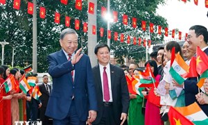 Tổng Bí thư, Chủ tịch nước Tô Lâm gặp gỡ cộng đồng người Việt Nam tại Ấn Độ 
