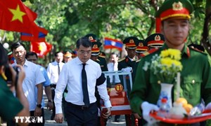 Thủ tướng Lê Minh Hưng dự lễ viếng, truy điệu và an táng liệt sĩ tại tỉnh Quảng Trị