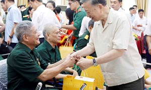 Giải pháp thực hiện chính sách ưu đãi người có công với cách mạng trong tình hình mới