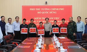 Phó Thủ tướng Hồ Quốc Dũng kiểm tra công tác khắc phục hậu quả lũ quét tại xã Mường Than, Lai Châu