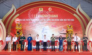 Chủ tịch Bùi Thị Minh Hoài dự Lễ khánh thành Khu lưu niệm Anh hùng liệt sĩ Công an nhân dân Bùi Thị Cúc