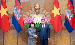 Chủ tịch Quốc hội Trần Thanh Mẫn hội đàm với Chủ tịch Quốc hội Campuchia Khuon Sudary