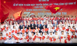 Chủ tịch Quốc hội dự Lễ kỷ niệm 70 năm Ngày truyền thống lực lượng Cảnh sát kinh tế