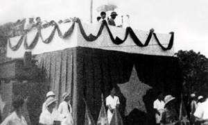 Vai trò to lớn của Chủ tịch Hồ Chí Minh trong Cách mạng Tháng Tám năm 1945